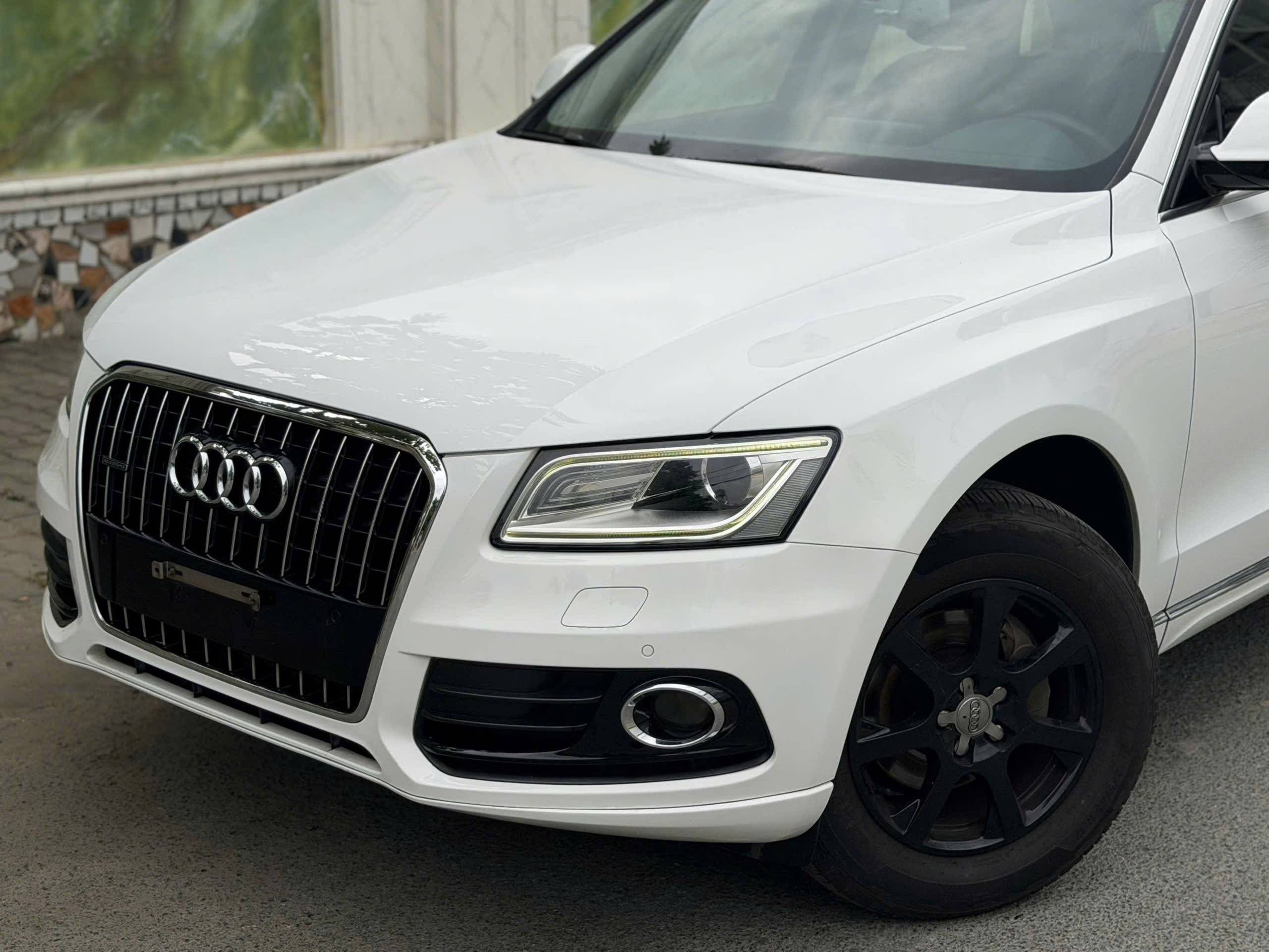 Bán Audi Q5 2.0 AT sản xuất năm 2016, màu trắng, xe nhập, giá tốt