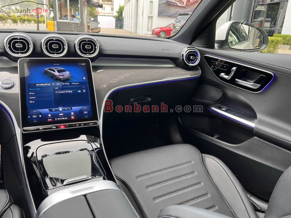 Bán ô tô Mercedes Benz C class C300 AMG - 2025 - xe mới