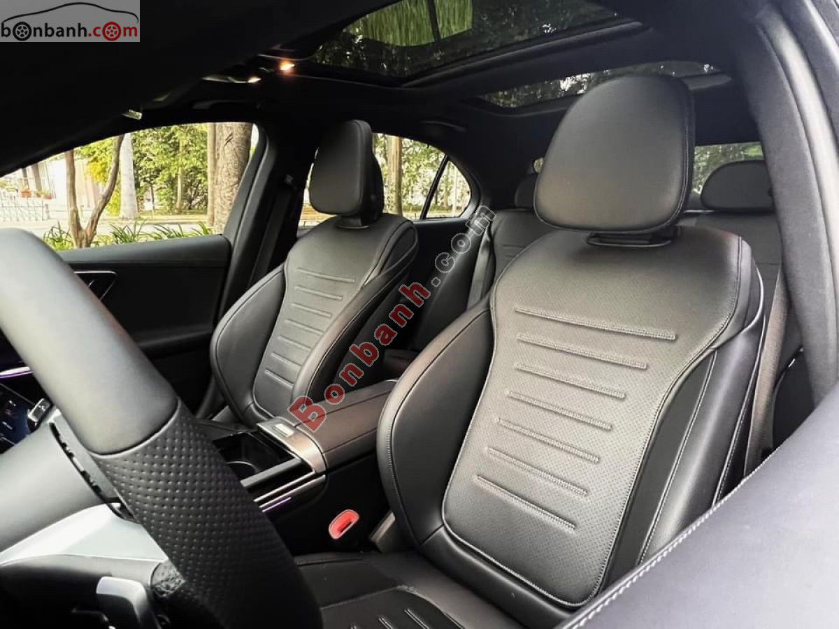 Bán ô tô Mercedes Benz C class C300 AMG - 2025 - xe mới