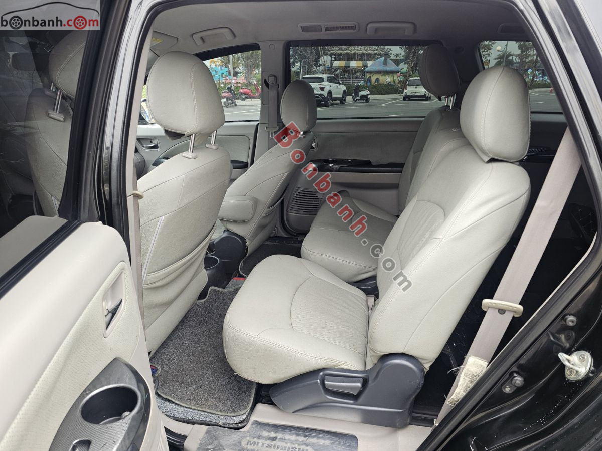 Bán ô tô Mitsubishi Grandis 2.4 AT - 2006 - xe cũ