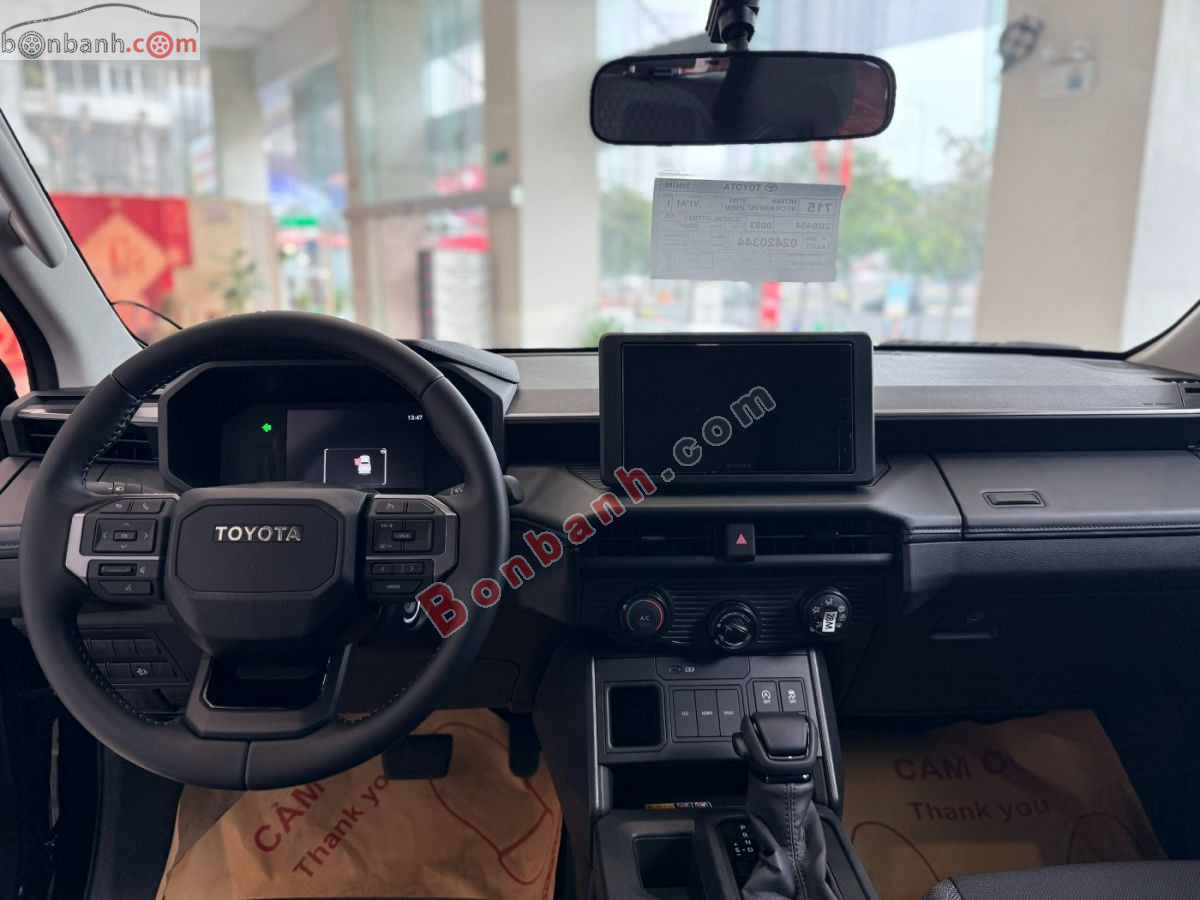 Bán ô tô Toyota Hilux Pro 2.8L 4x2 AT - 2026 - xe mới