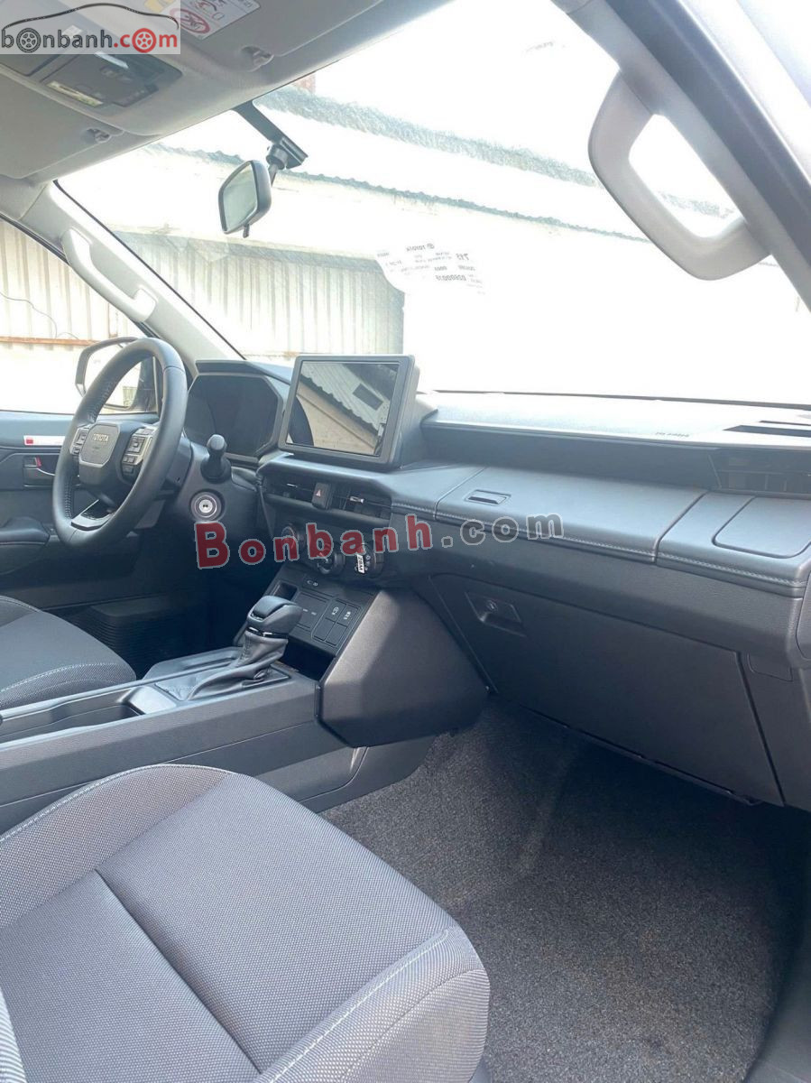 Bán ô tô Toyota Hilux Pro 2.8L 4x2 AT - 2026 - xe mới