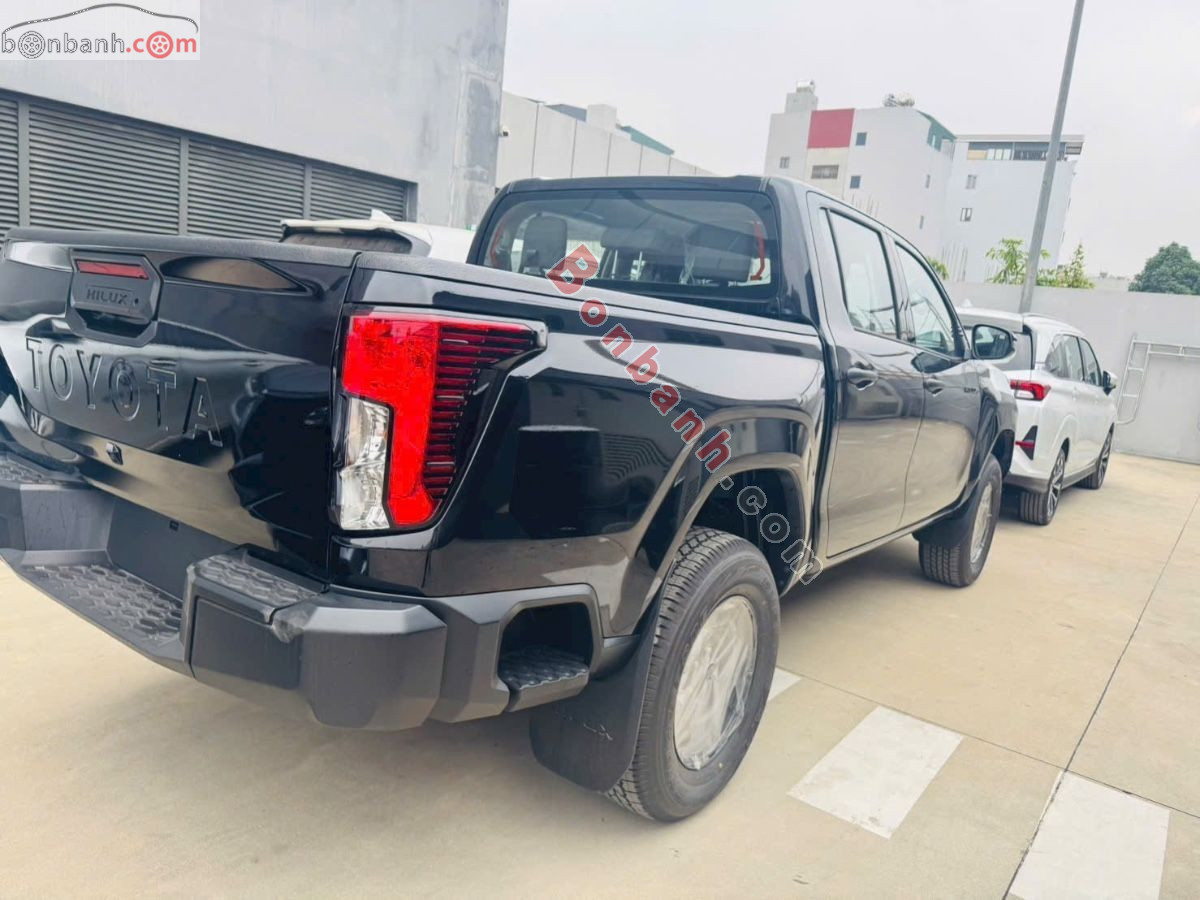 Bán ô tô Toyota Hilux Standard 2.8L 4x2 MT - 2026 - xe mới