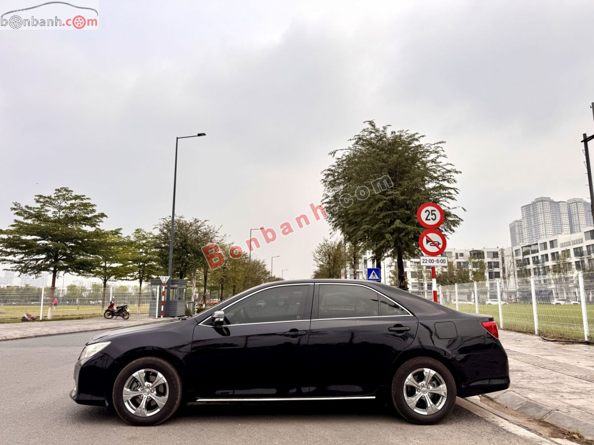 Bán ô tô Toyota Camry 2.0E - 2013 - xe cũ