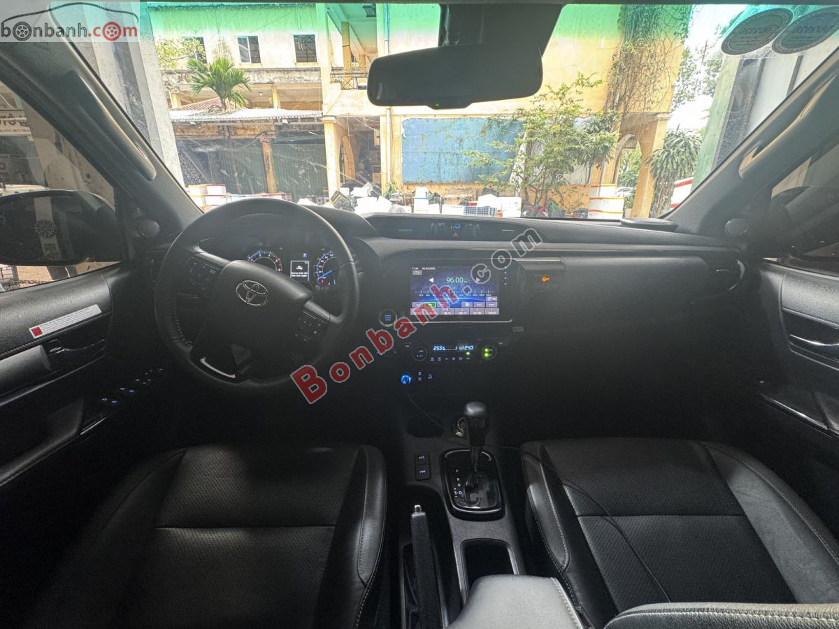 Bán ô tô Toyota Hilux Adventure 2.8L 4x4 AT - 2024 - xe cũ