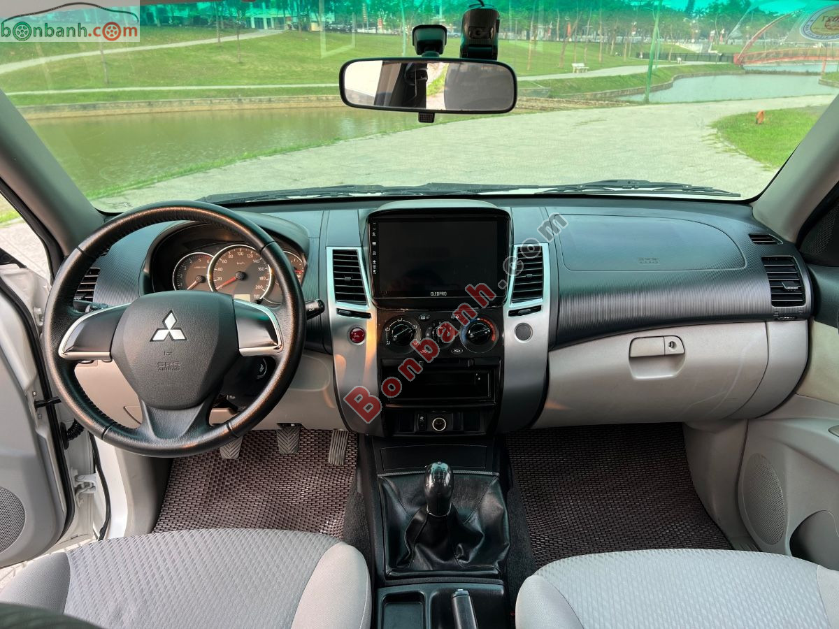 Bán ô tô Mitsubishi Pajero Sport D 4x2 MT - 2017 - xe cũ