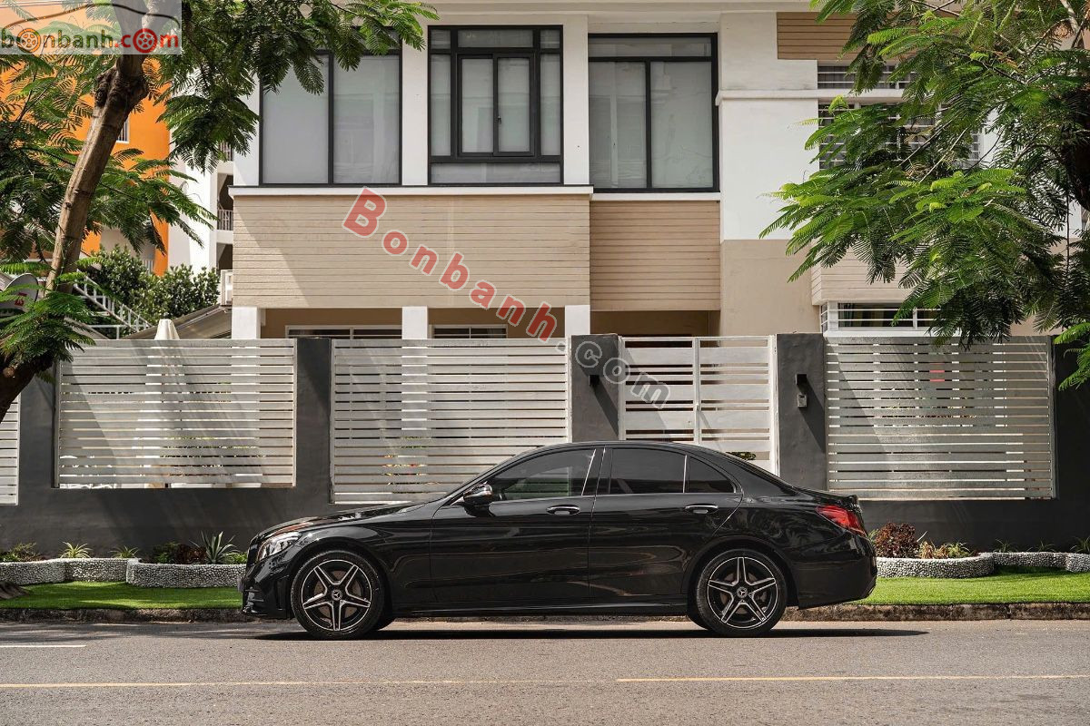 Bán ô tô Mercedes Benz C class C300 AMG - 2019 - xe cũ
