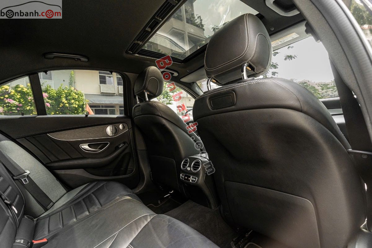 Bán ô tô Mercedes Benz C class C300 AMG - 2019 - xe cũ