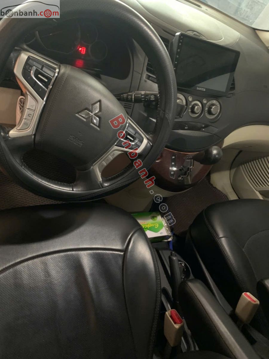 Bán ô tô Mitsubishi Grandis 2.4 AT - 2009 - xe cũ