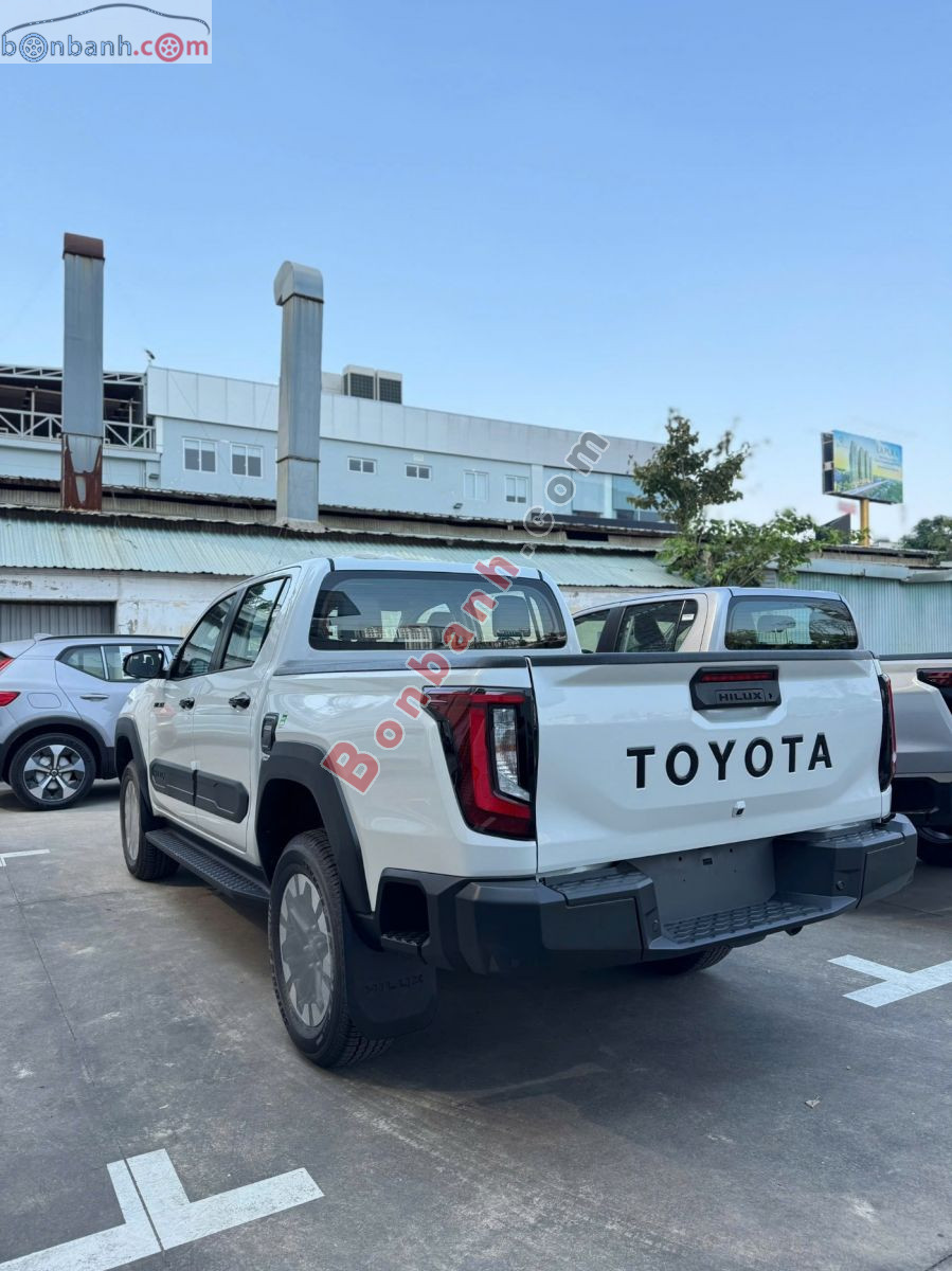 Bán ô tô Toyota Hilux Trailhunter 2.8L 4x4 AT - 2026 - xe mới