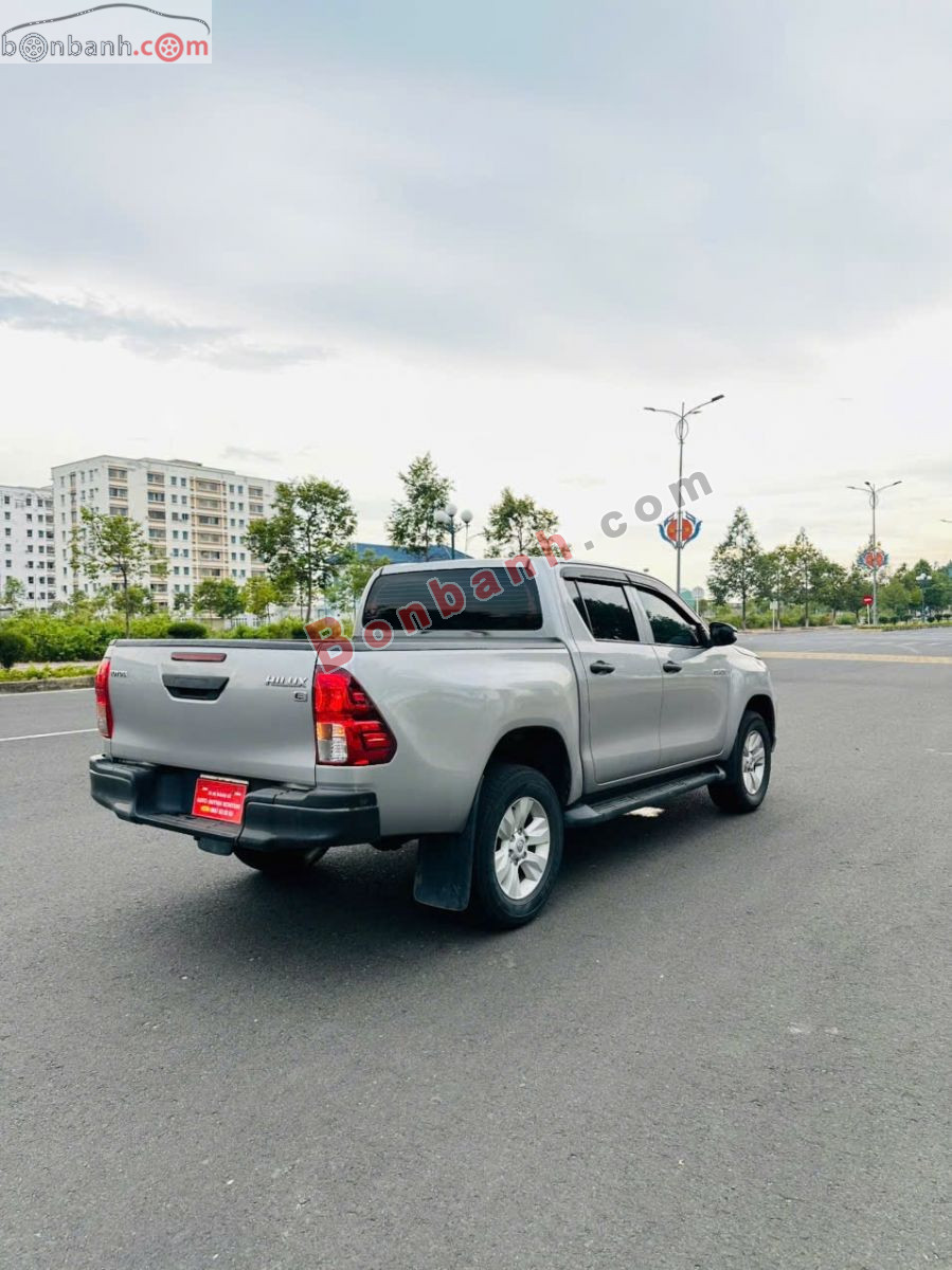 Bán ô tô Toyota Hilux 2.4E 4x2 AT - 2020 - xe cũ