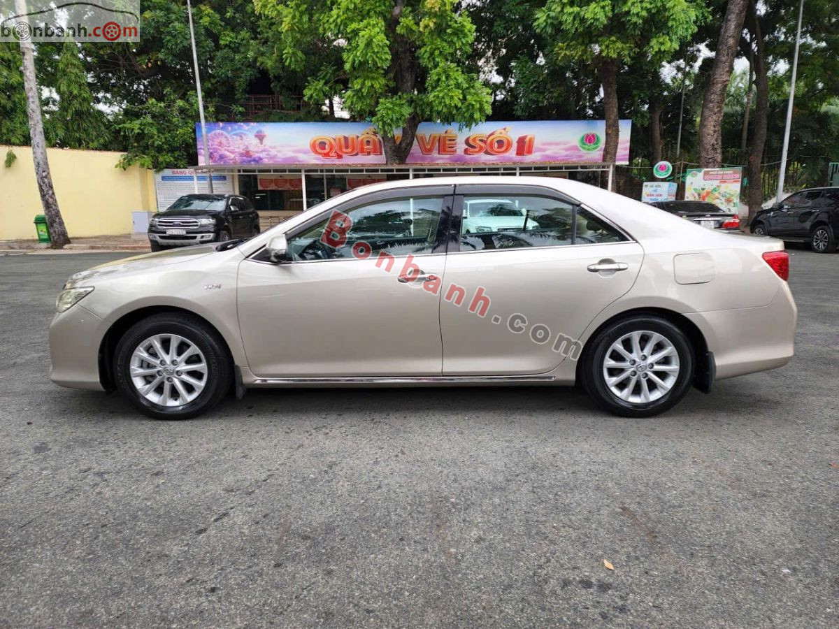 Bán ô tô Toyota Camry 2.0E - 2014 - xe cũ