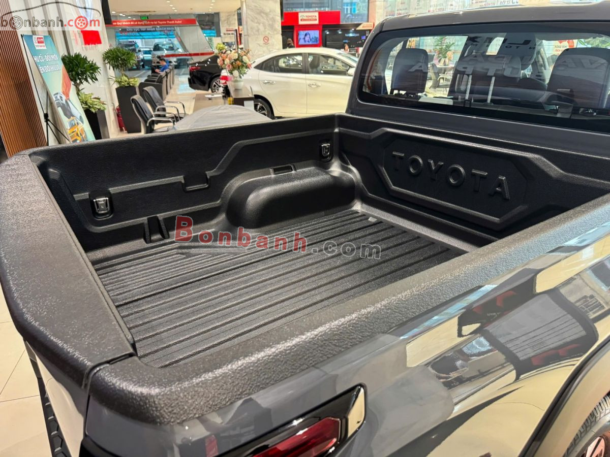 Bán ô tô Toyota Hilux Trailhunter 2.8L 4x4 AT - 2026 - xe mới