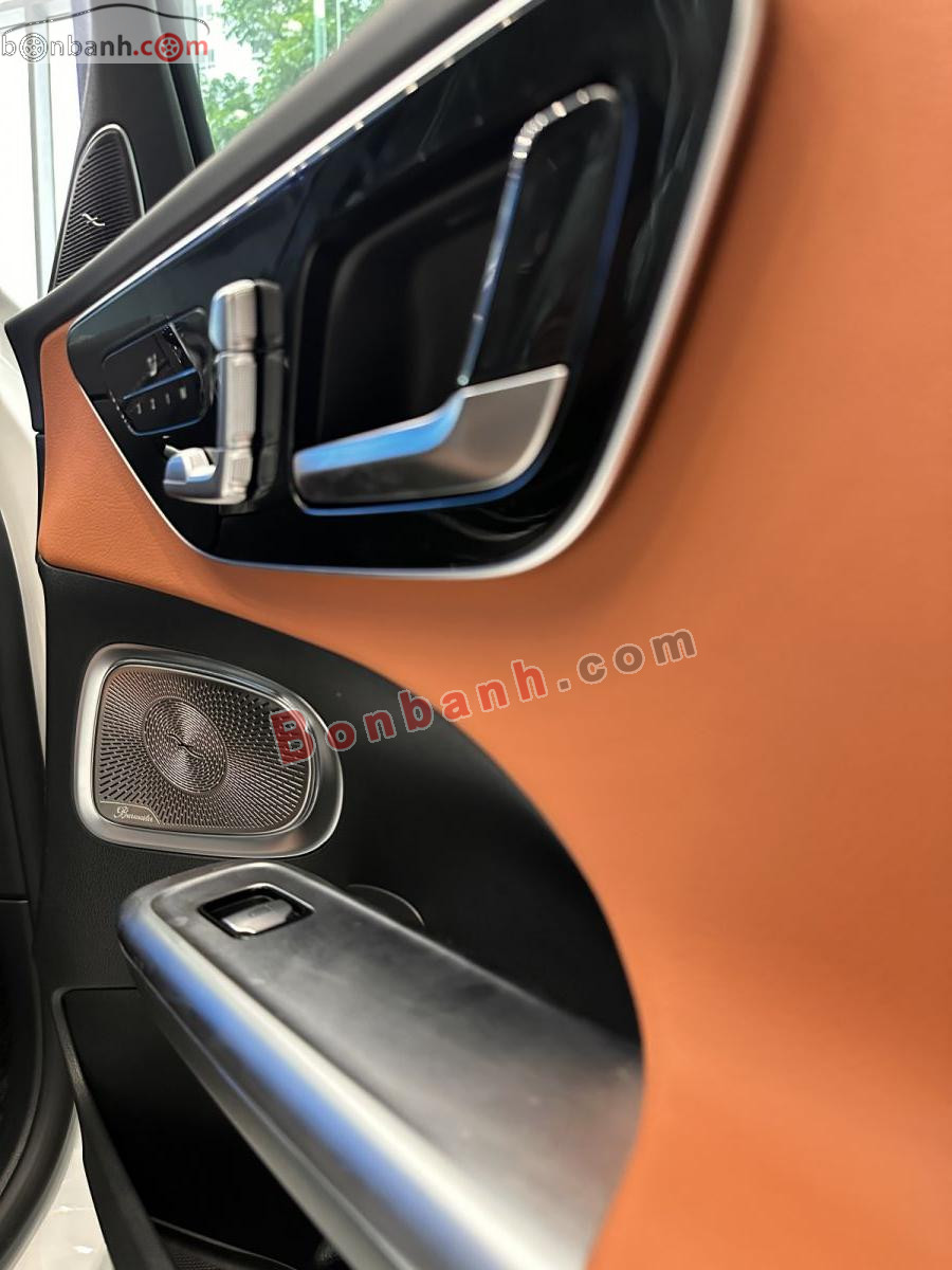 Bán ô tô Mercedes Benz C class C300 AMG - 2025 - xe mới