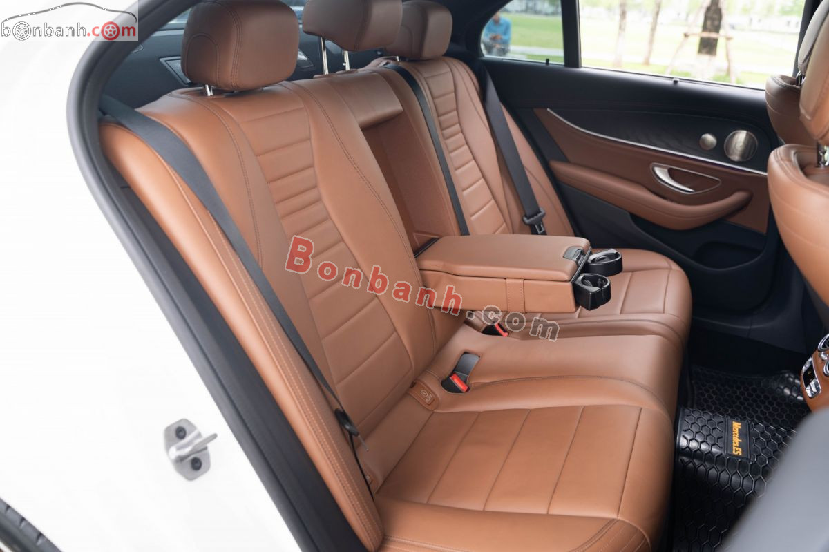 Bán ô tô Mercedes Benz E class E300 AMG - 2022 - xe cũ