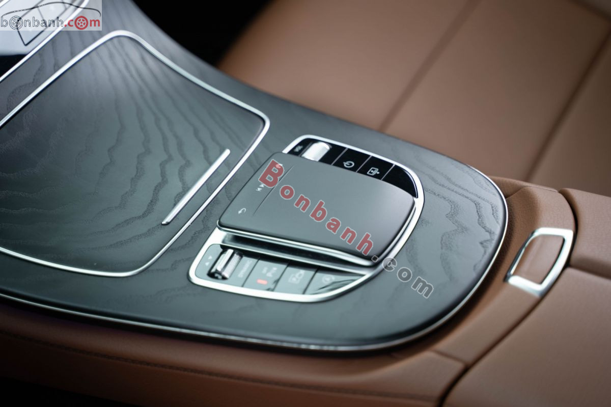 Bán ô tô Mercedes Benz E class E300 AMG - 2022 - xe cũ