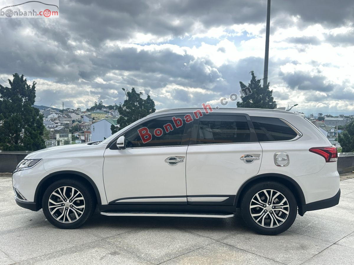 Bán ô tô Mitsubishi Outlander 2.0 CVT Premium - 2018 - xe cũ