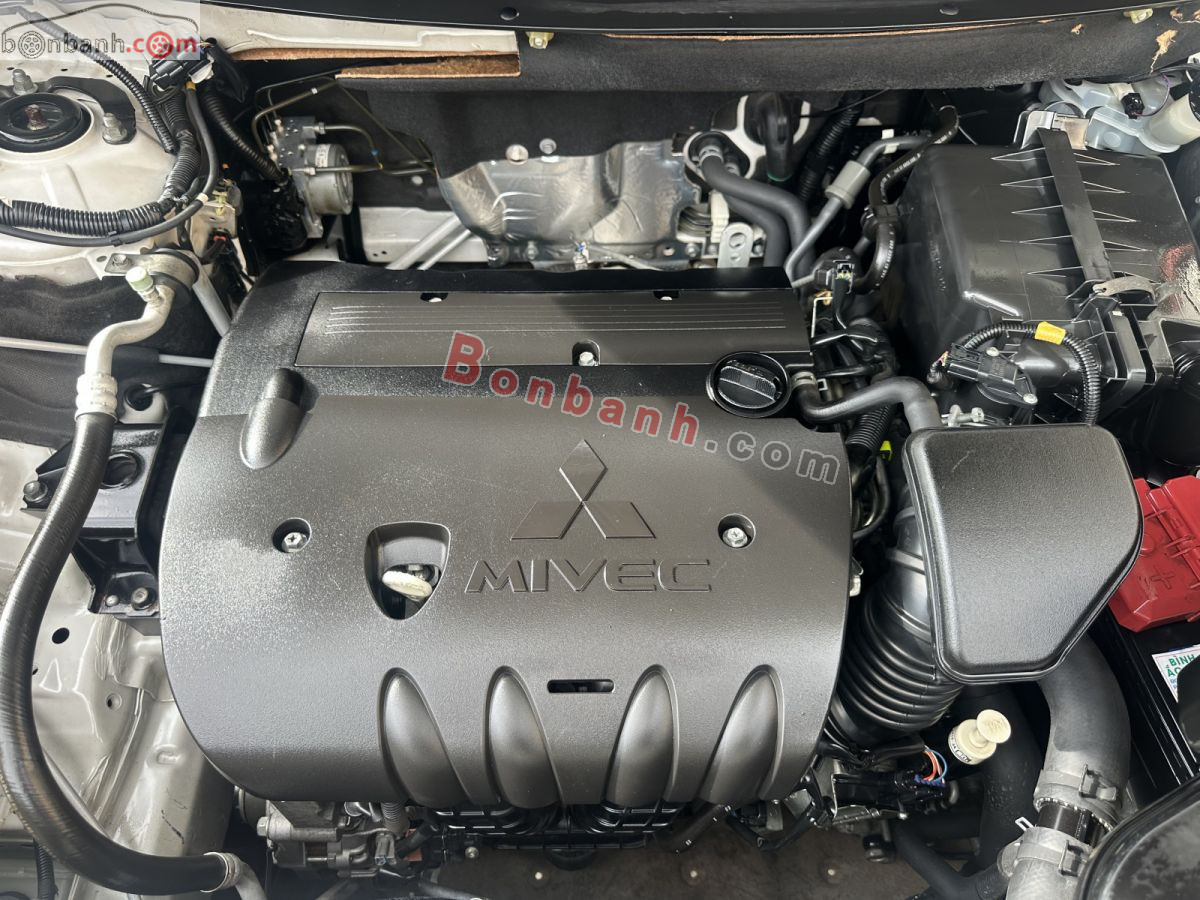 Bán ô tô Mitsubishi Outlander 2.0 CVT Premium - 2018 - xe cũ
