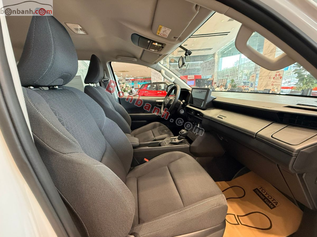Bán ô tô Toyota Hilux Pro 2.8L 4x2 AT - 2026 - xe mới