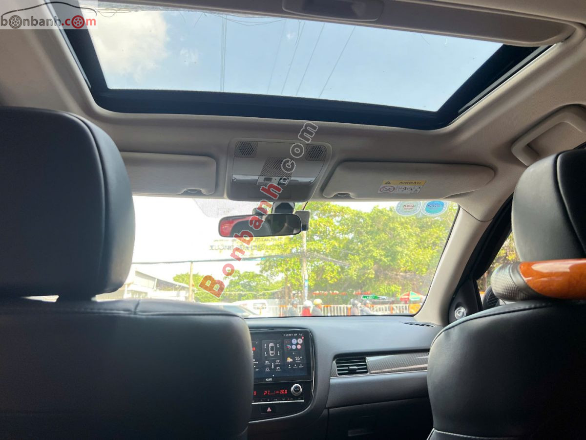 Bán ô tô Mitsubishi Outlander Premium 2.0 CVT - 2021 - xe cũ