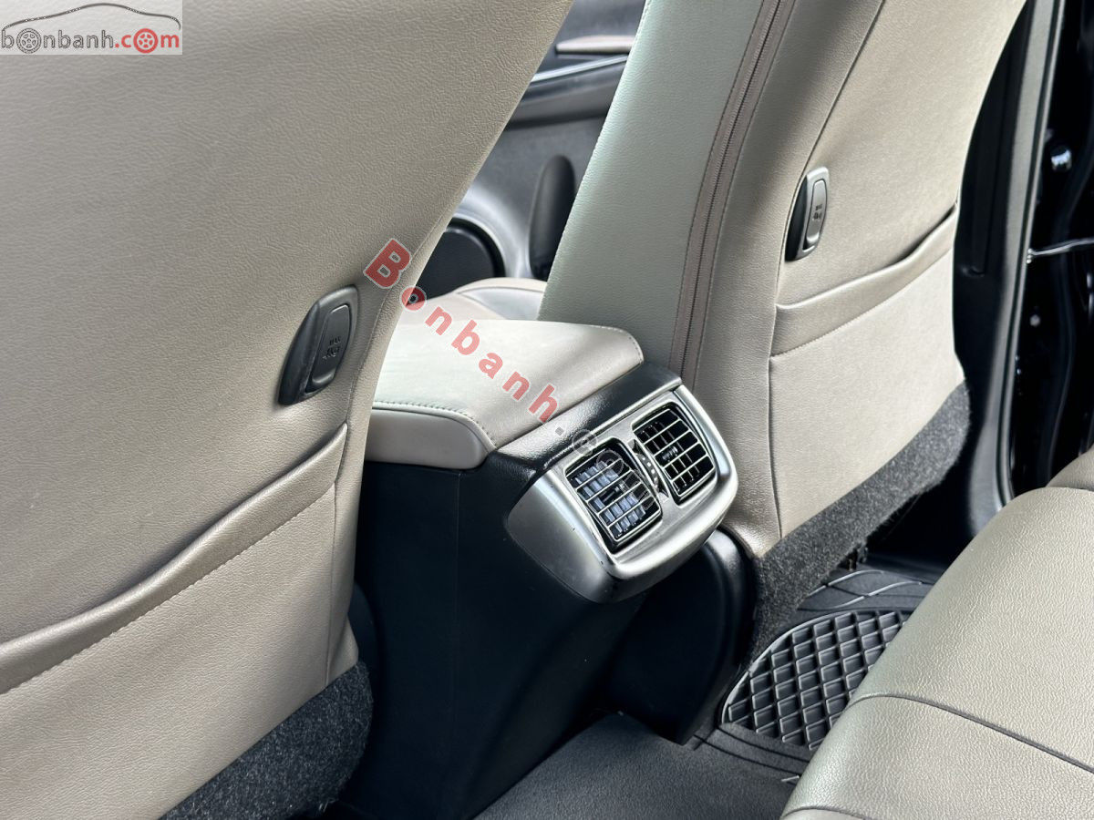Bán ô tô Toyota Hilux 2.8G 4x4 AT - 2016 - xe cũ