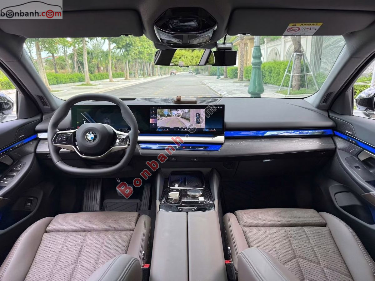 Bán ô tô BMW 5 Series 520i Premium - 2025 - xe cũ