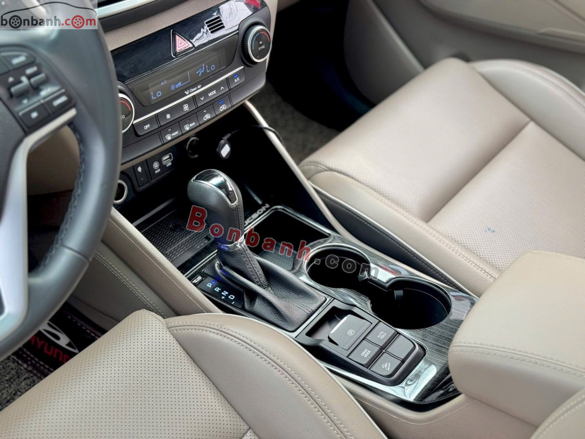 Bán ô tô Hyundai Tucson 2.0 AT CRDi Đặc biệt - 2021 - xe cũ