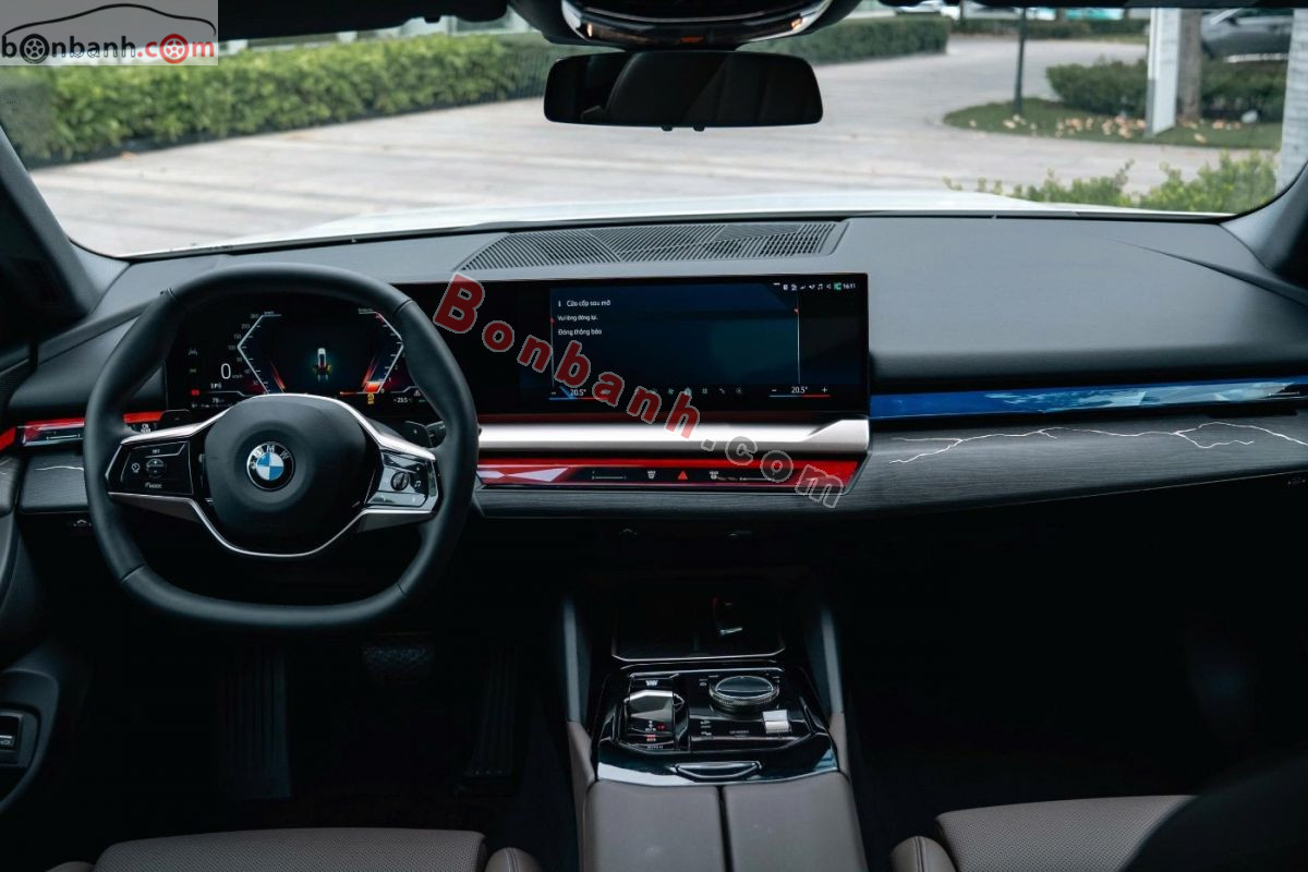 Bán ô tô BMW 5 Series 520i - 2024 - xe mới