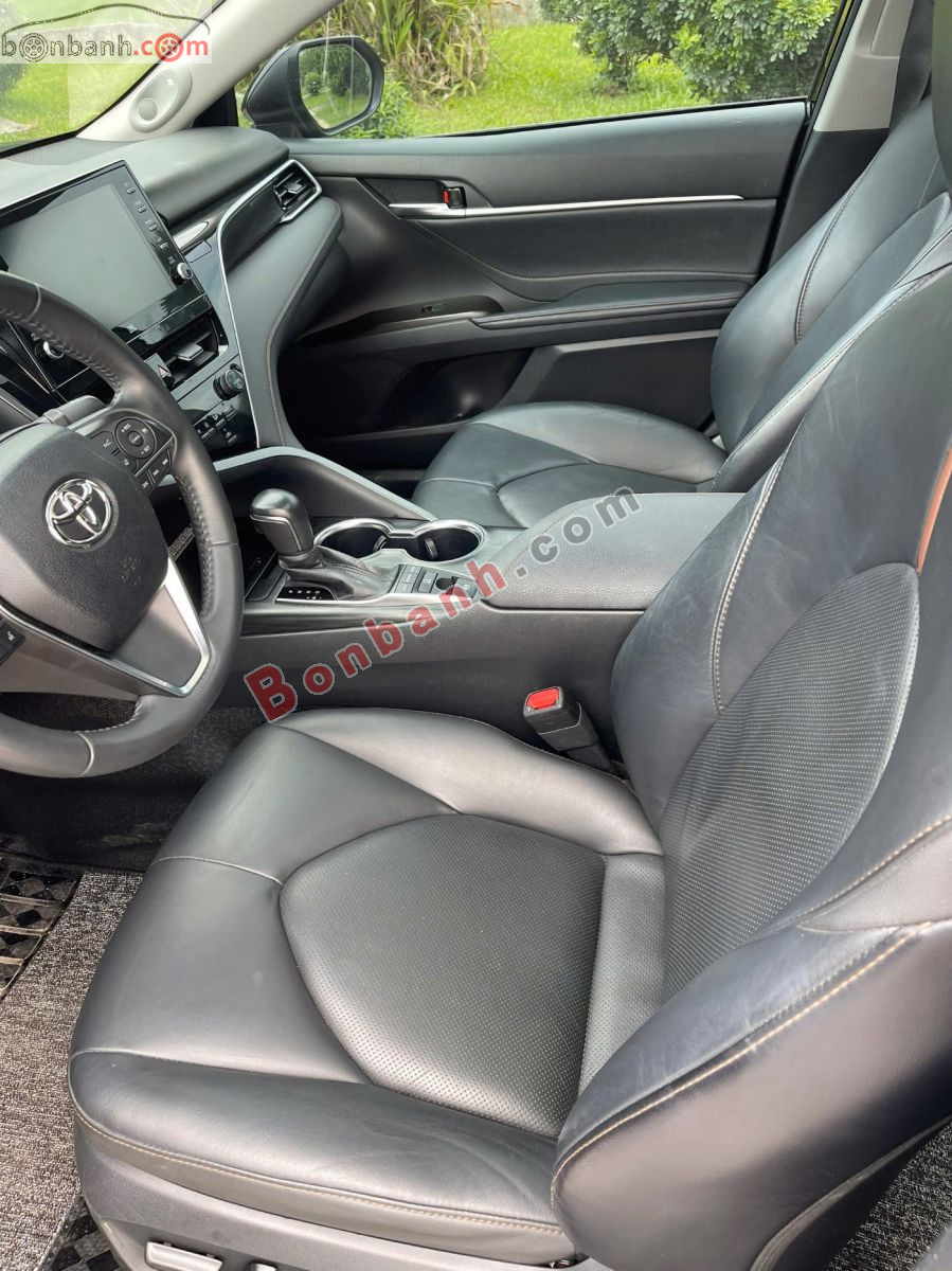Bán ô tô Toyota Camry 2.0Q - 2022 - xe cũ