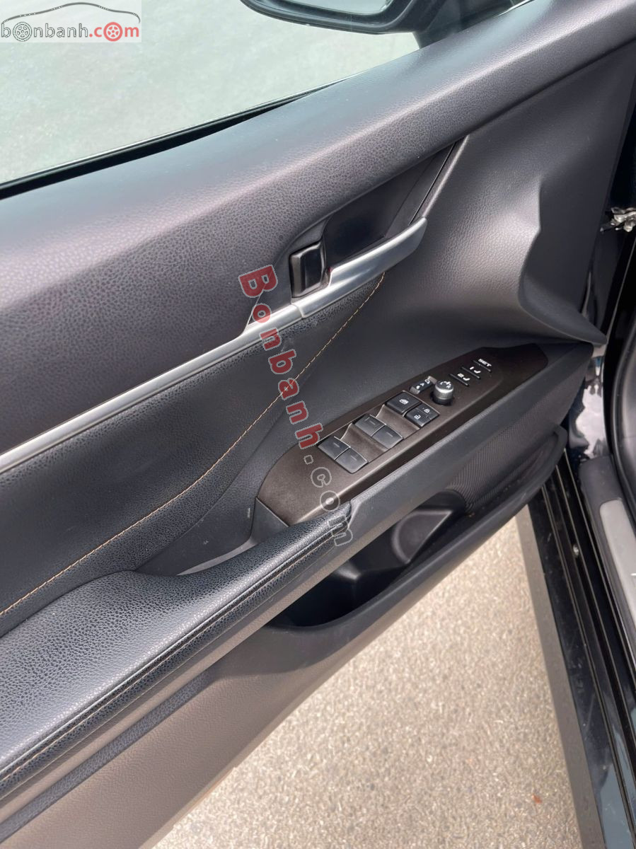 Bán ô tô Toyota Camry 2.0Q - 2022 - xe cũ