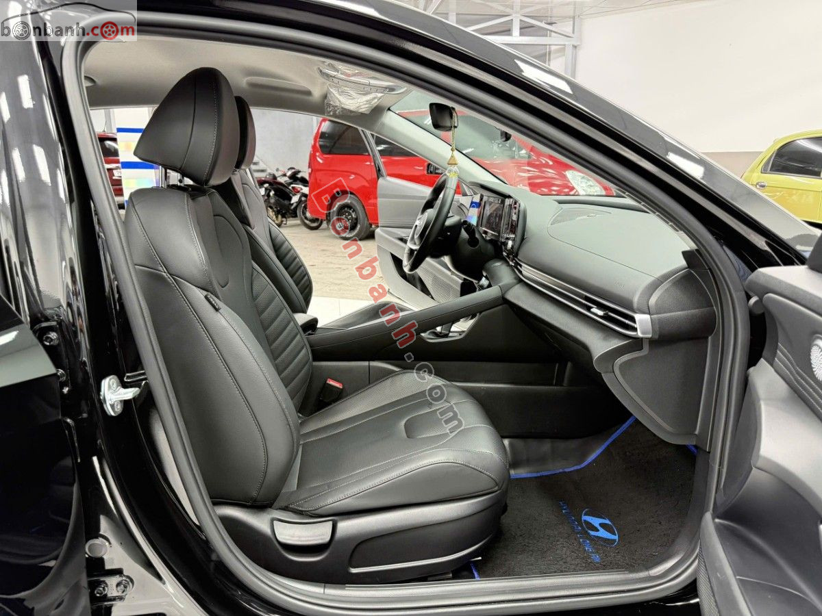 Bán ô tô Hyundai Elantra 1.6 AT Đặc biệt - 2025 - xe cũ