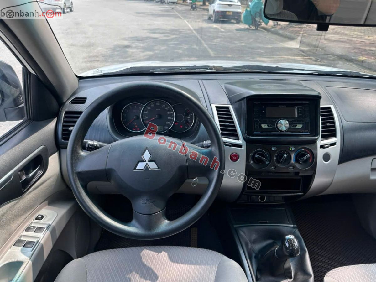 Bán ô tô Mitsubishi Pajero Sport D 4x2 MT - 2016 - xe cũ