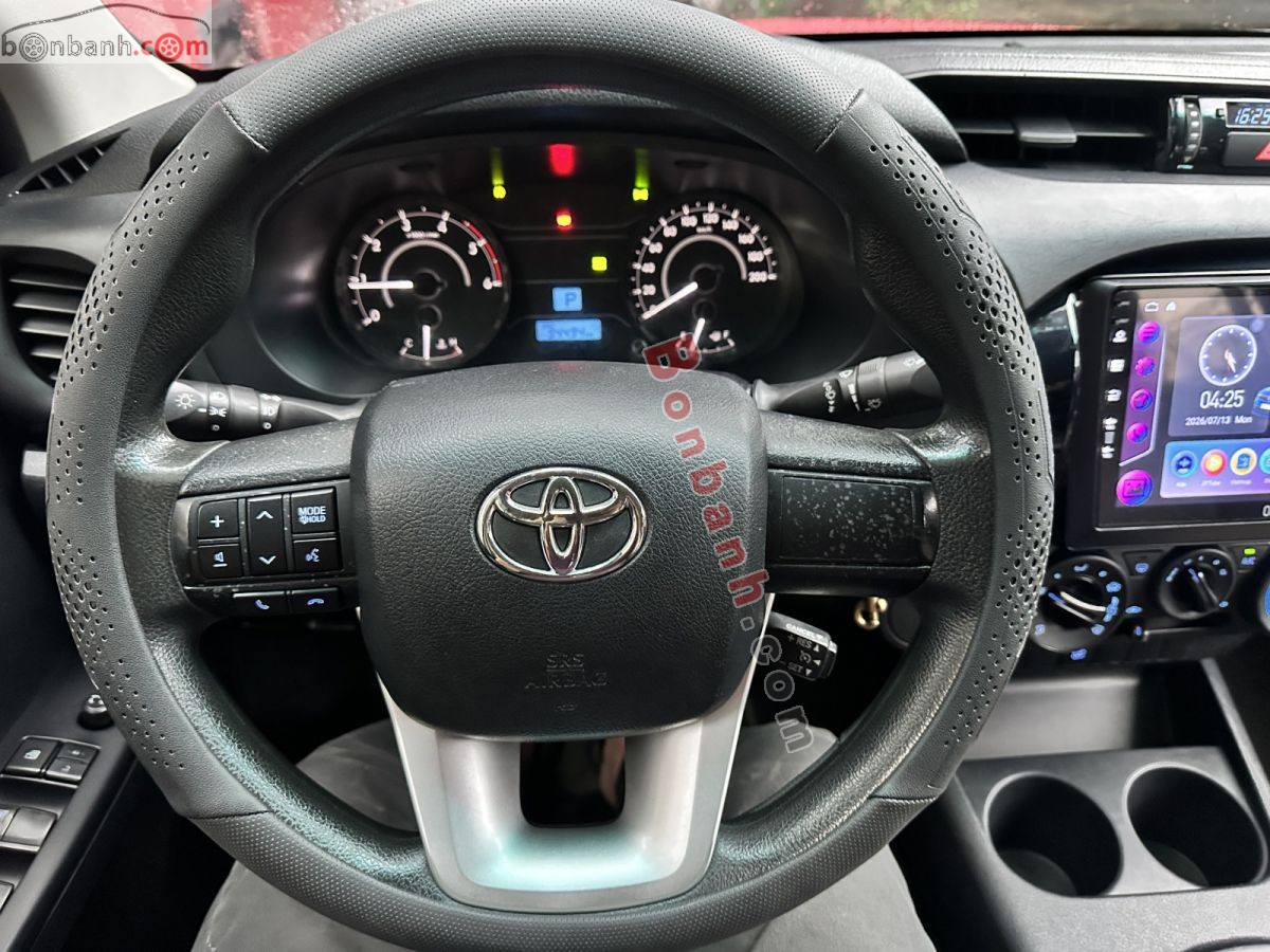 Bán ô tô Toyota Hilux 2.4E 4x2 AT - 2019 - xe cũ