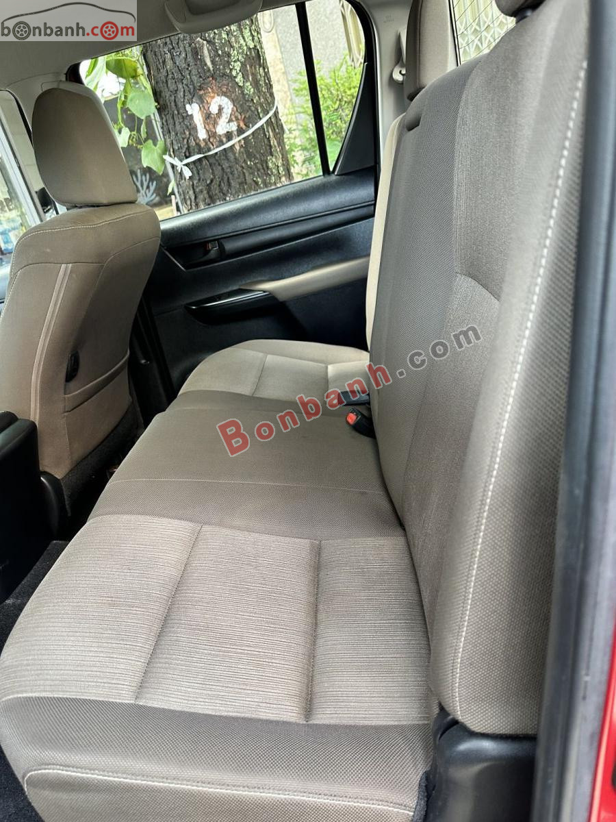 Bán ô tô Toyota Hilux 2.4E 4x2 AT - 2019 - xe cũ