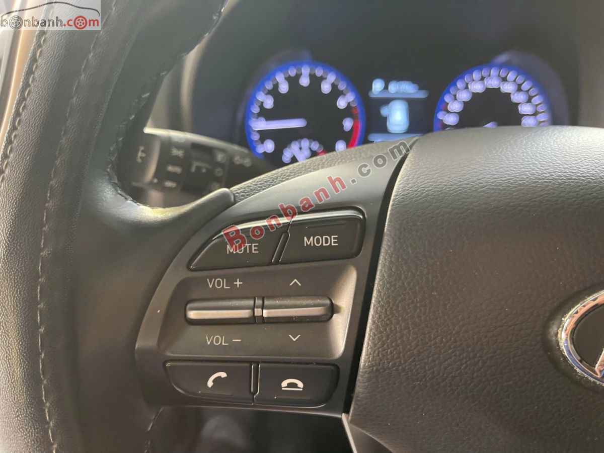 Bán ô tô Hyundai Kona Tiêu Chuẩn 2.0 AT - 2018 - xe cũ
