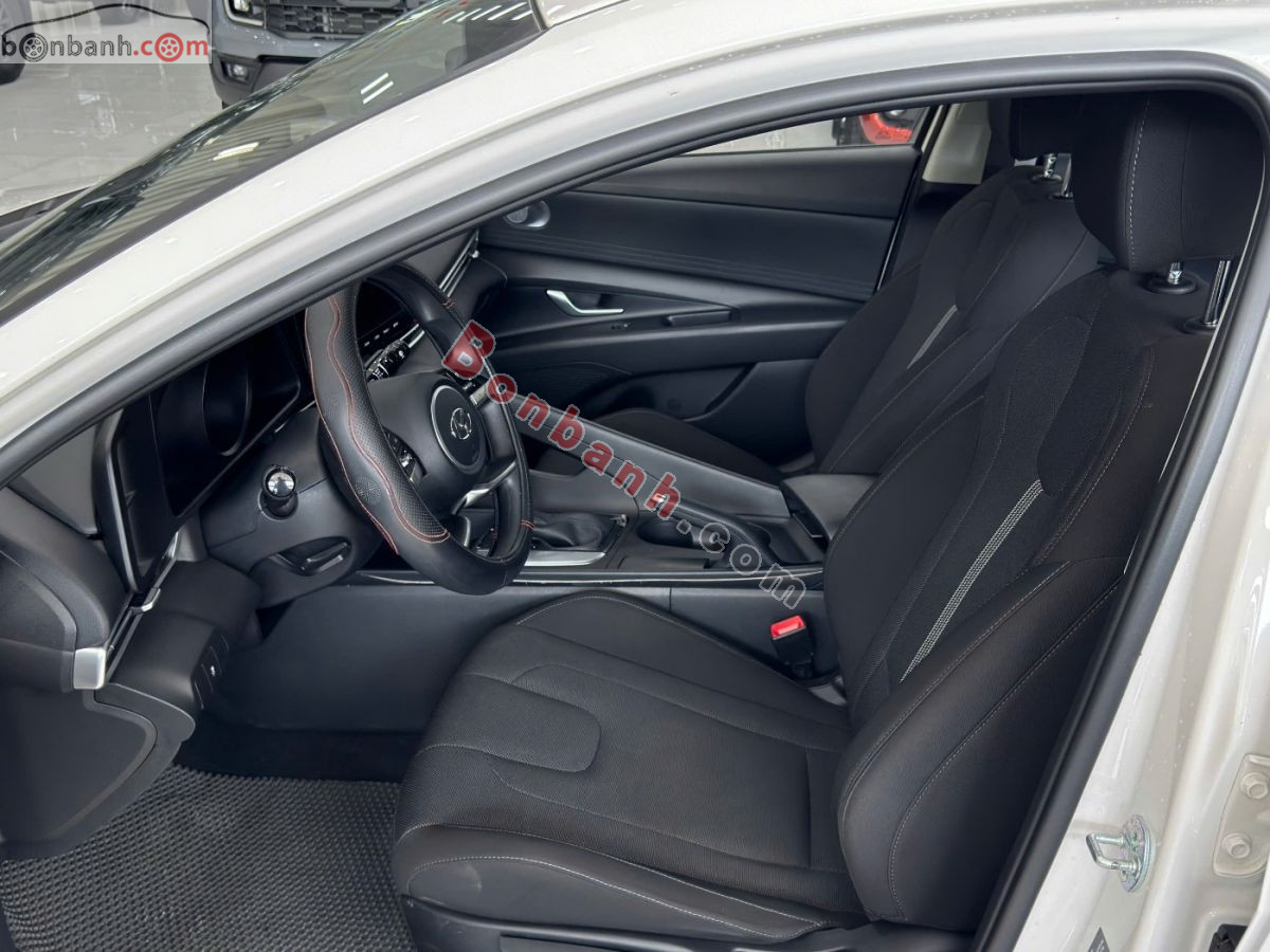 Bán ô tô Hyundai Elantra 1.6 AT Tiêu chuẩn - 2023 - xe cũ