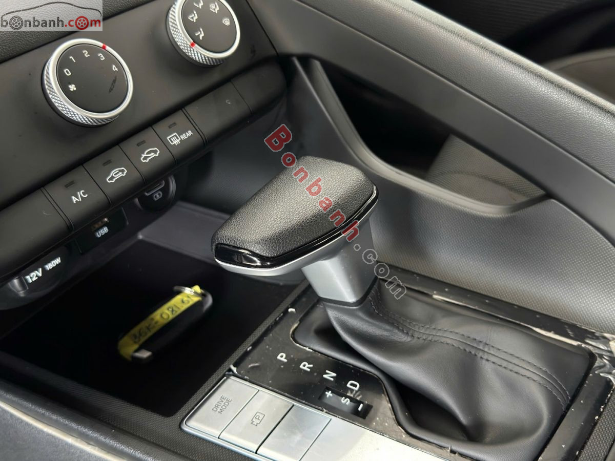 Bán ô tô Hyundai Elantra 1.6 AT Tiêu chuẩn - 2023 - xe cũ