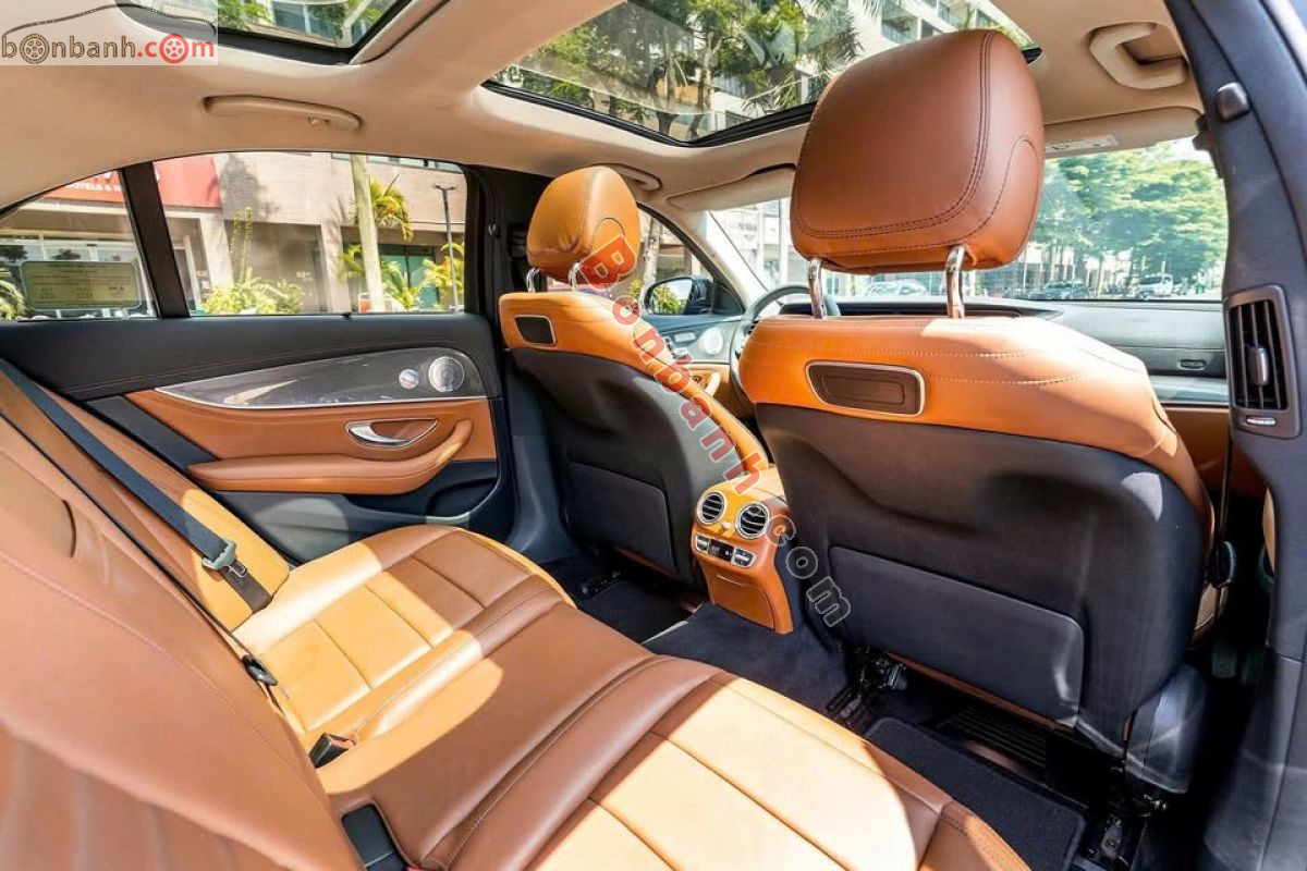 Bán ô tô Mercedes Benz E class E300 AMG - 2019 - xe cũ