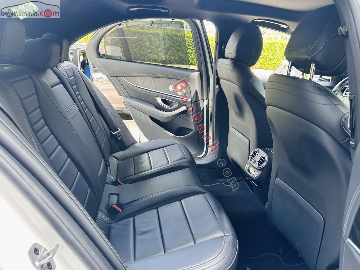 Bán ô tô Mercedes Benz E class E300 AMG - 2022 - xe cũ