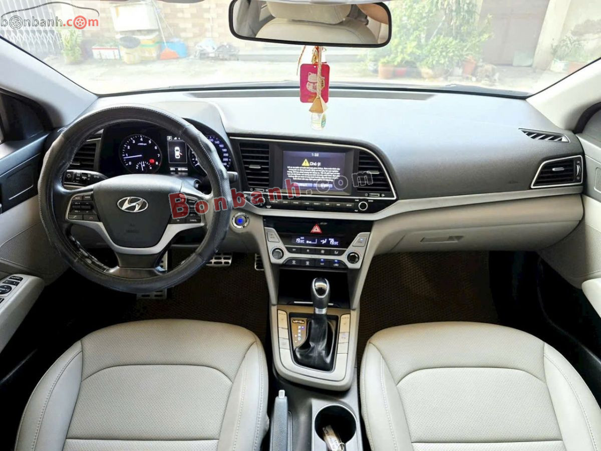 Bán ô tô Hyundai Elantra 2.0 AT - 2017 - xe cũ