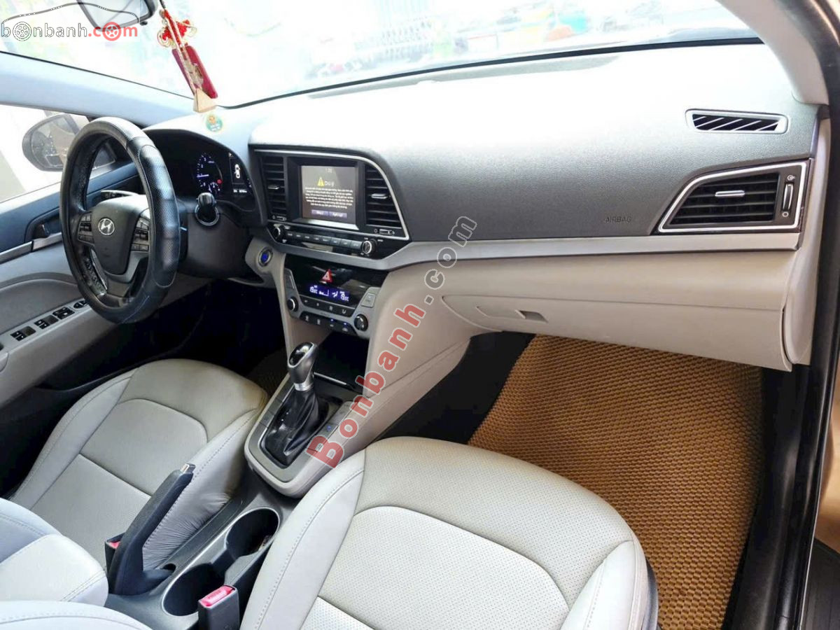 Bán ô tô Hyundai Elantra 2.0 AT - 2017 - xe cũ