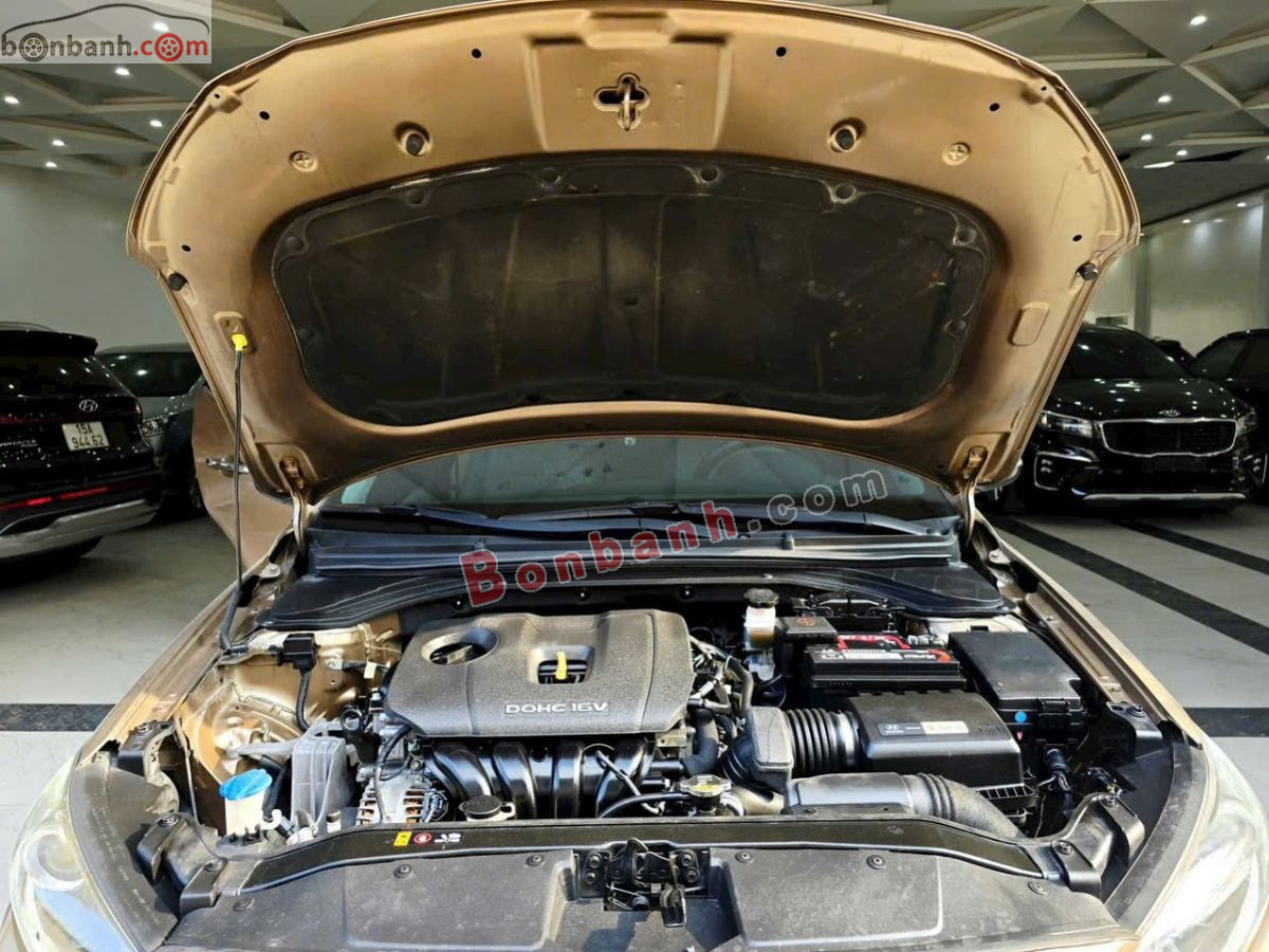 Bán ô tô Hyundai Elantra 2.0 AT - 2017 - xe cũ