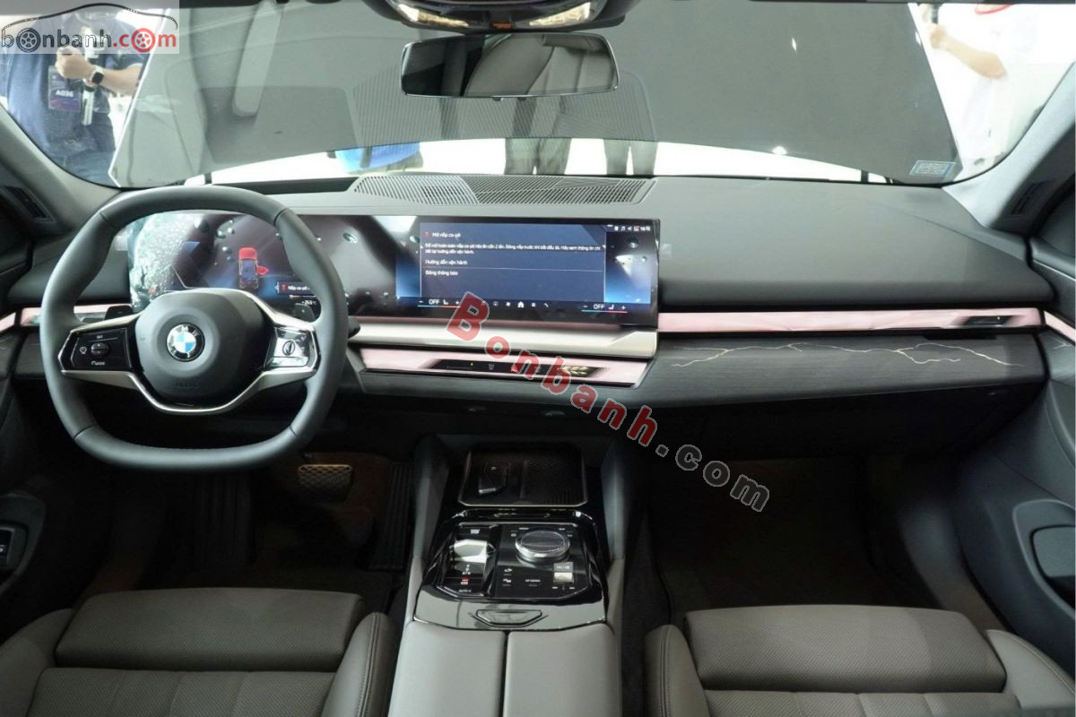 Bán ô tô BMW 5 Series 520i Premium - 2026 - xe mới