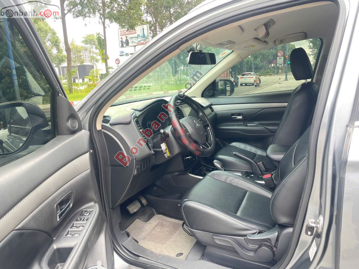 Bán ô tô Mitsubishi Outlander 2.0 CVT - 2019 - xe cũ