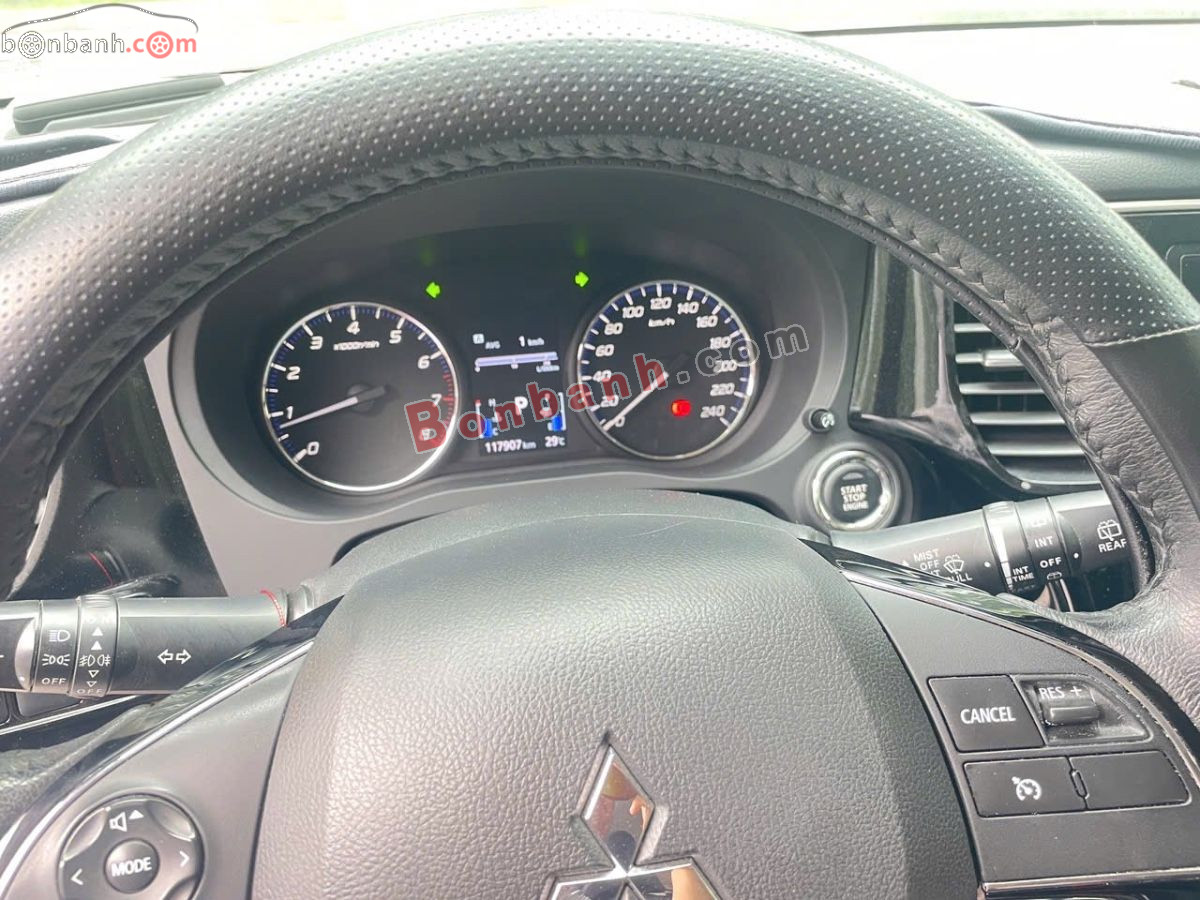 Bán ô tô Mitsubishi Outlander 2.0 CVT - 2019 - xe cũ