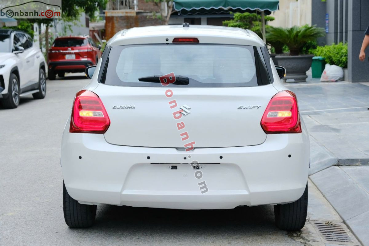 Bán ô tô Suzuki Swift GLX 1.2 AT - 2018 - xe cũ