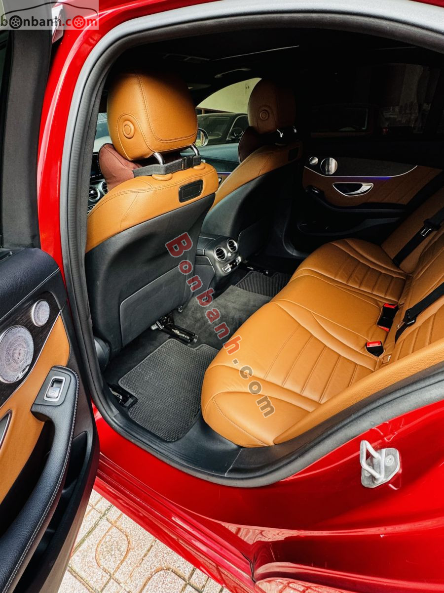 Bán ô tô Mercedes Benz C class C300 AMG - 2019 - xe cũ