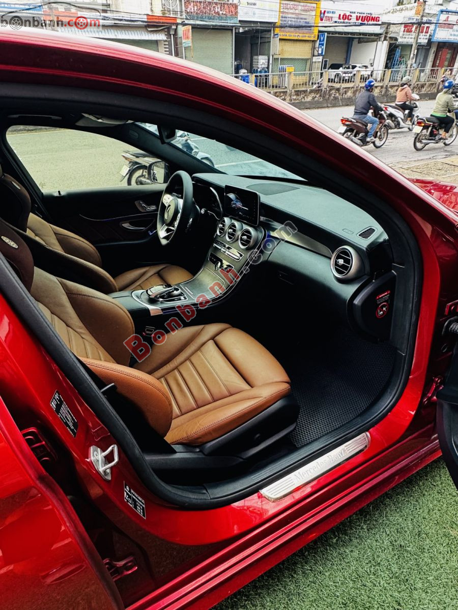 Bán ô tô Mercedes Benz C class C300 AMG - 2019 - xe cũ