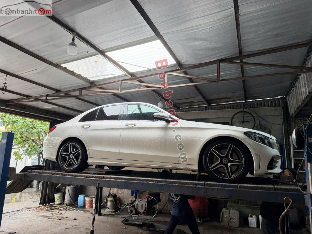 Bán ô tô Mercedes Benz C class C300 AMG - 2019 - xe cũ