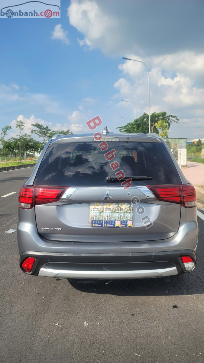 Bán ô tô Mitsubishi Outlander 2.0 CVT - 2019 - xe cũ